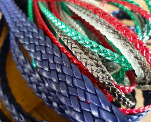 trecce in pelle e sintetico di varie misure personalizzabili trecce in pelle e sintetico di varie misure personalizzabili